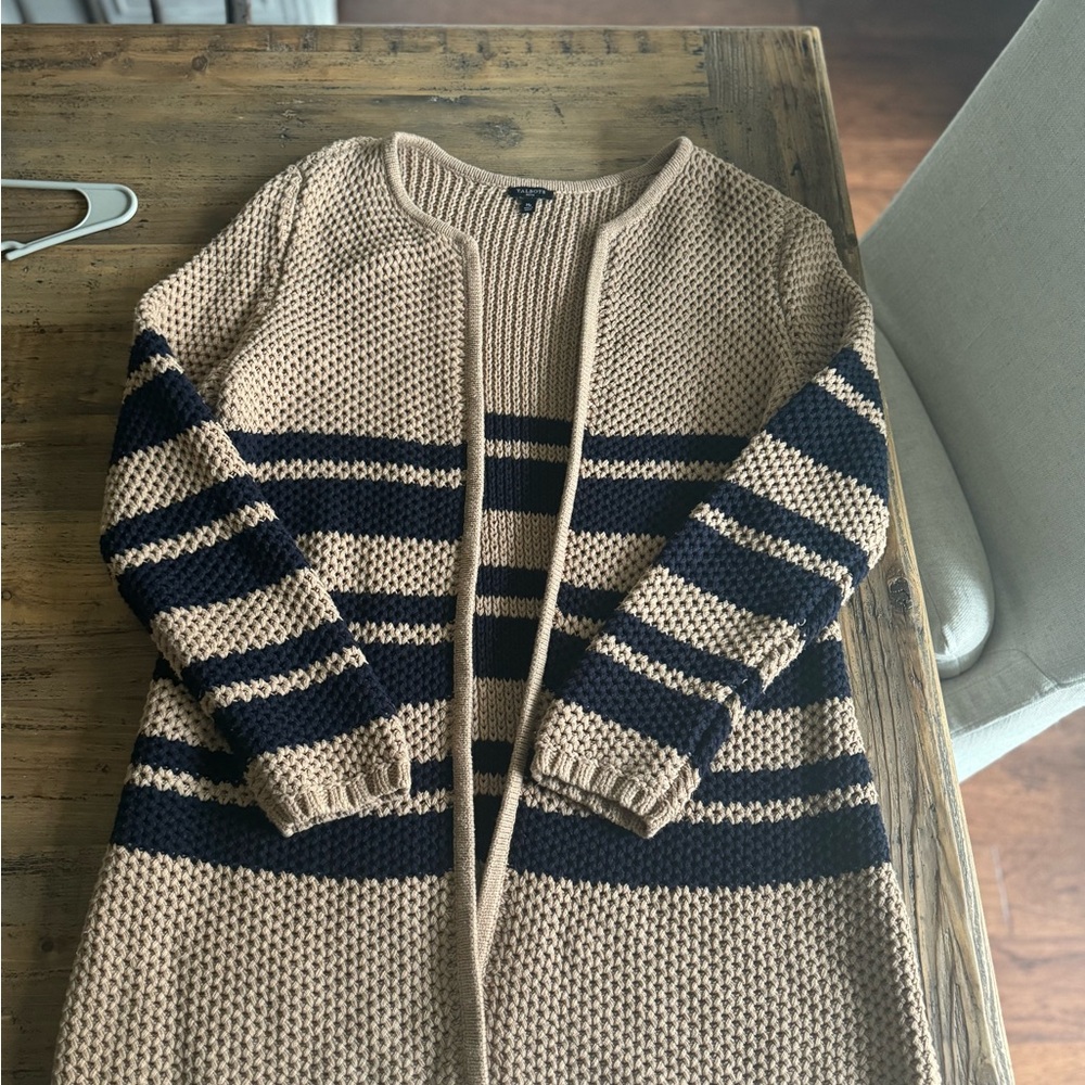 Talbot’s Tan & Navy cable knit Cardigan. Like New!